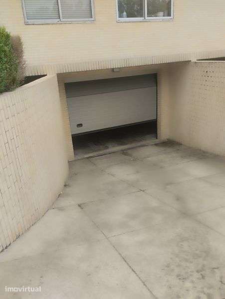 Lugar de garagem e arrumos/arrecadação - Grande imagem: 2/6