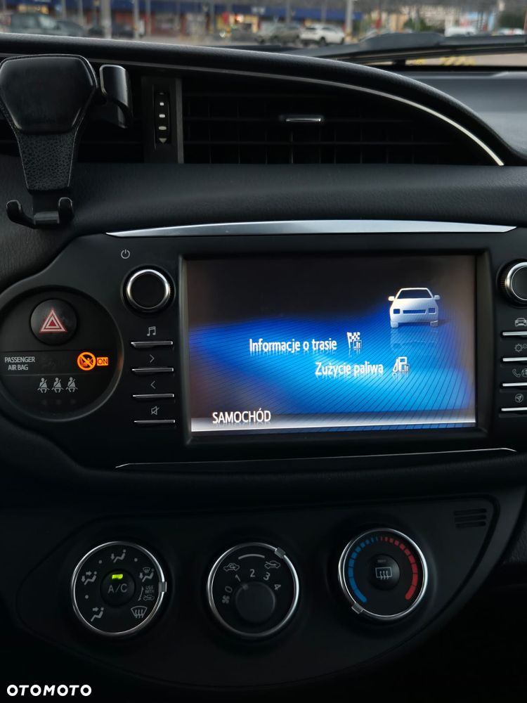 Toyota Yaris 1.5 Premium - 32