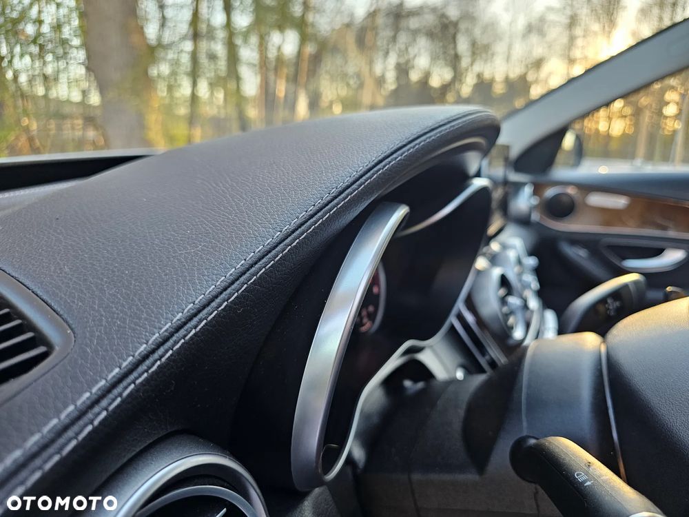 Mercedes-Benz Klasa C 180 7G-TRONIC - 21