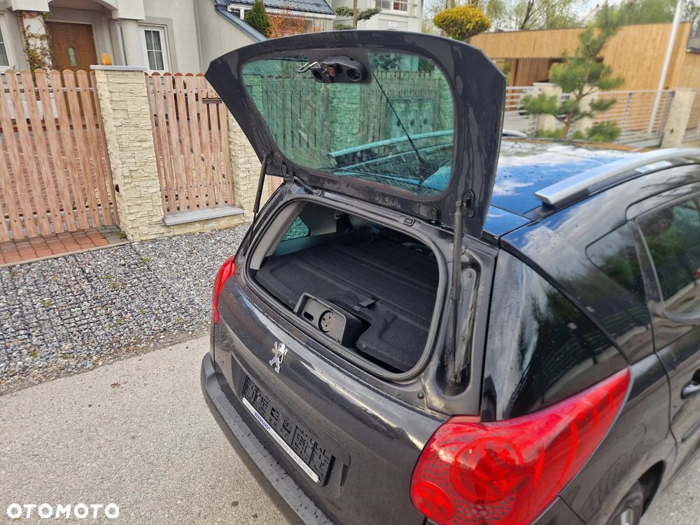 Peugeot 207 - 18