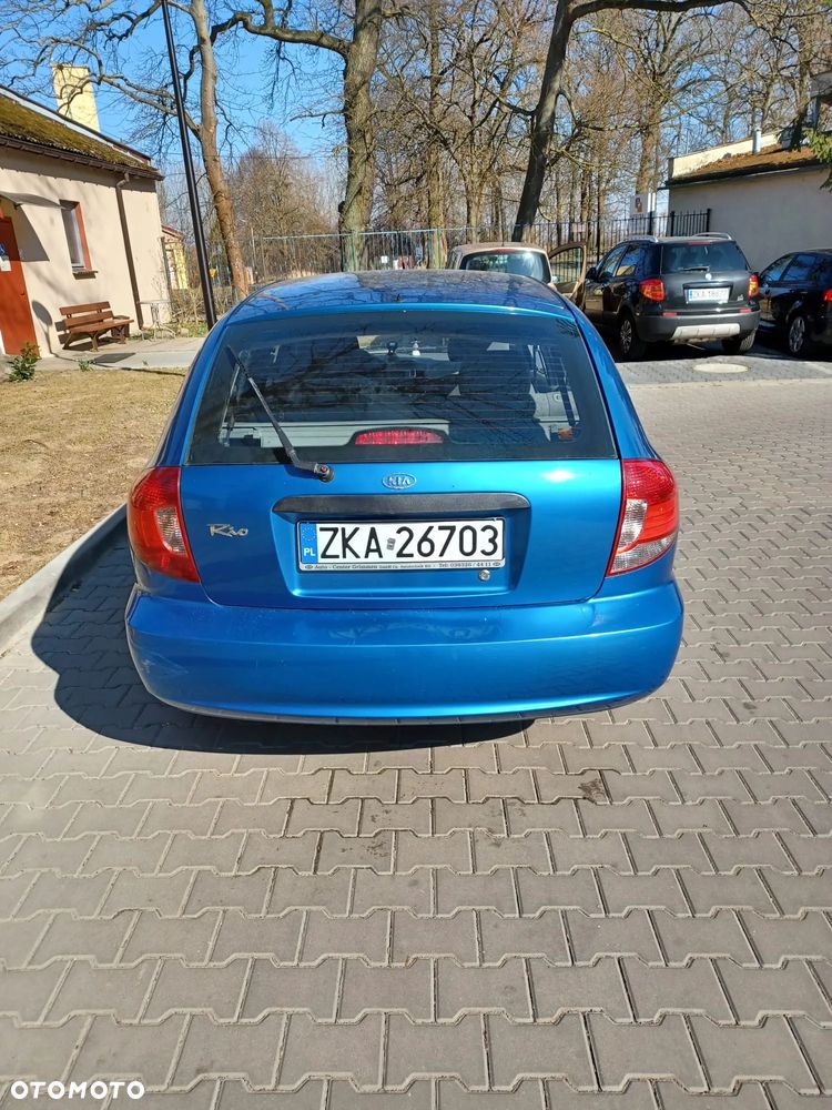 Kia Rio 1.5 GLX - 10