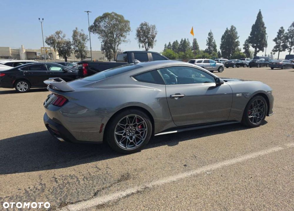Ford Mustang - 5
