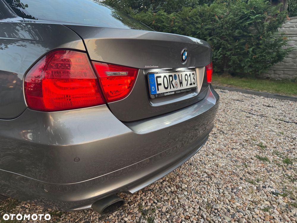 BMW Seria 3 320i Edition Exclusive - 38