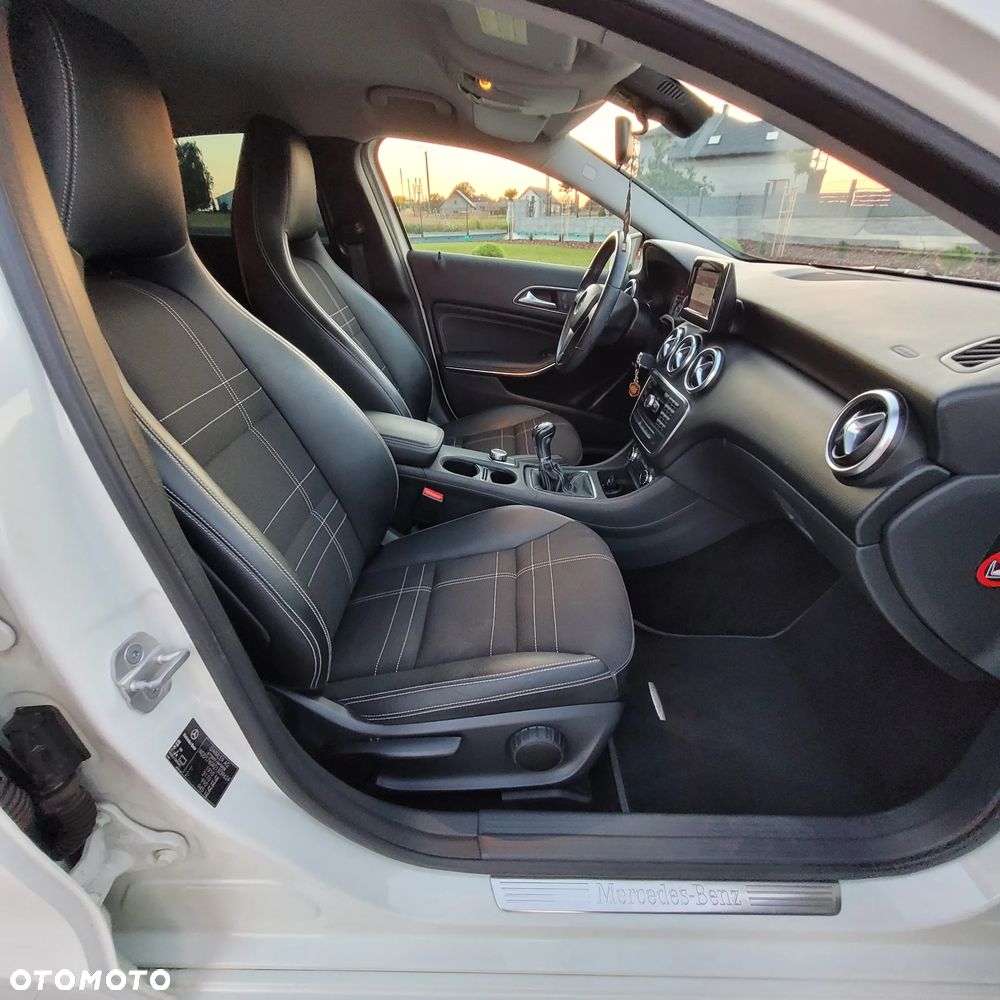 Mercedes-Benz Klasa A 180 BlueEfficiency Edition - 11