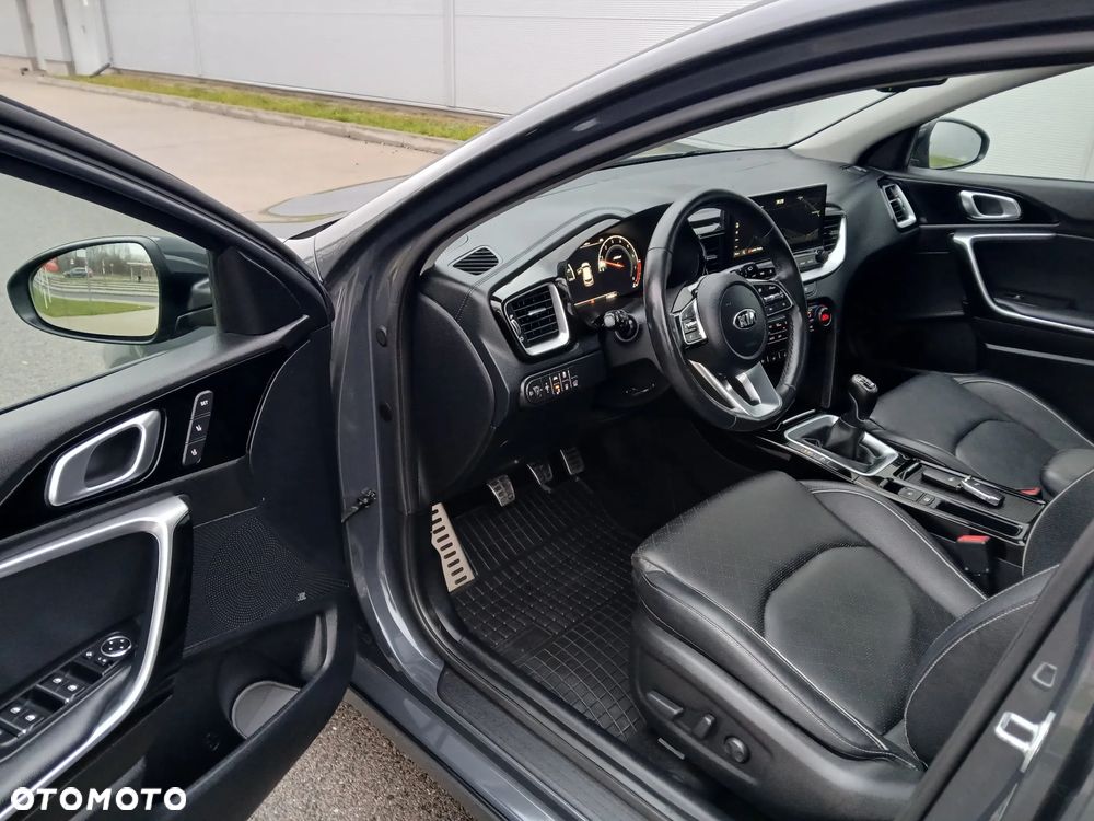 Kia Ceed 1.4 T-GDI OPF Platinum Edition - 9