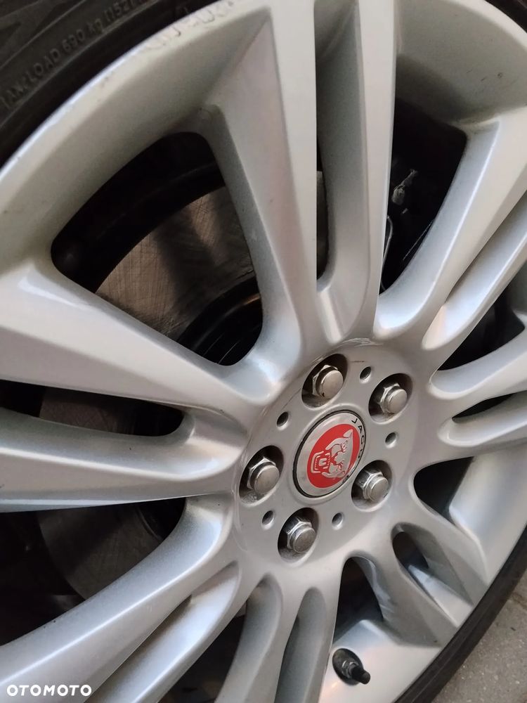 Jaguar XE 2.0 T Prestige - 7