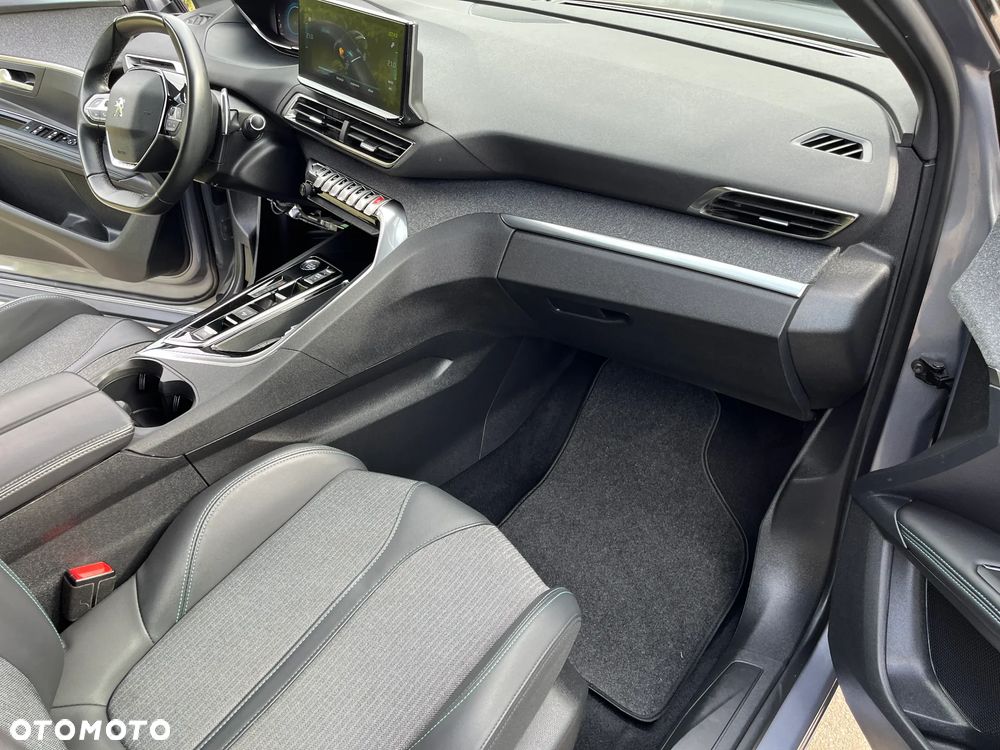 Peugeot 3008 1.6 PureTech Hybrid4 PHEV Allure S&S EAT8 - 5