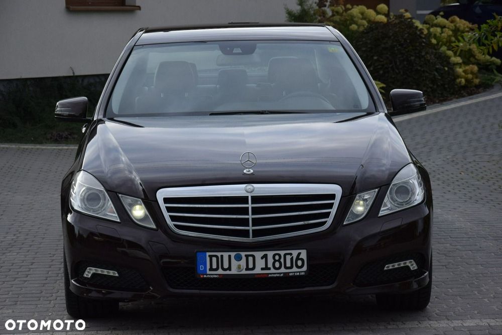 Mercedes-Benz E-Class 2010 photo 2