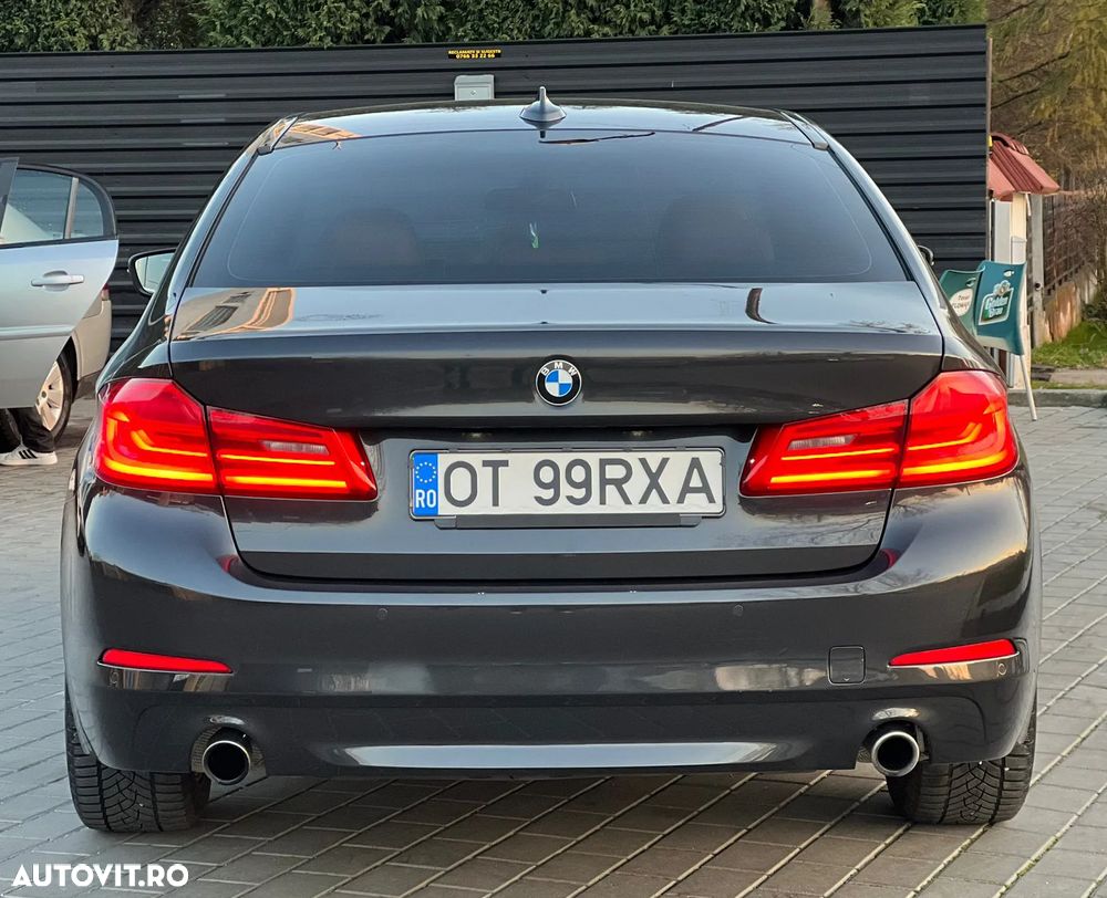 BMW Seria 5 530i Aut. Luxury Line - 11