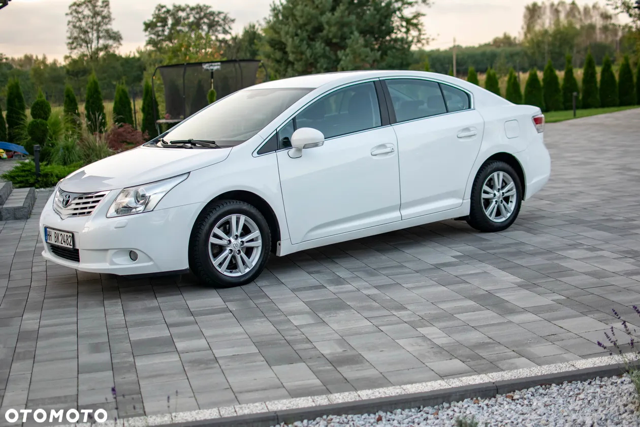 Toyota Avensis - 24