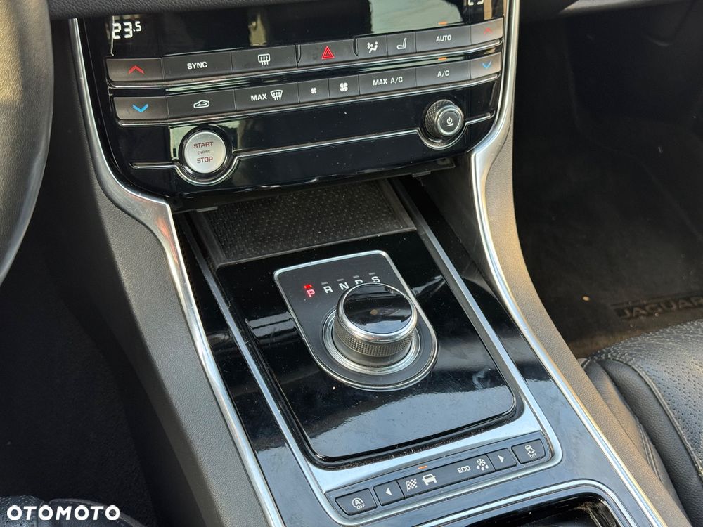 Jaguar XF 2.0 i4D Pure - 8