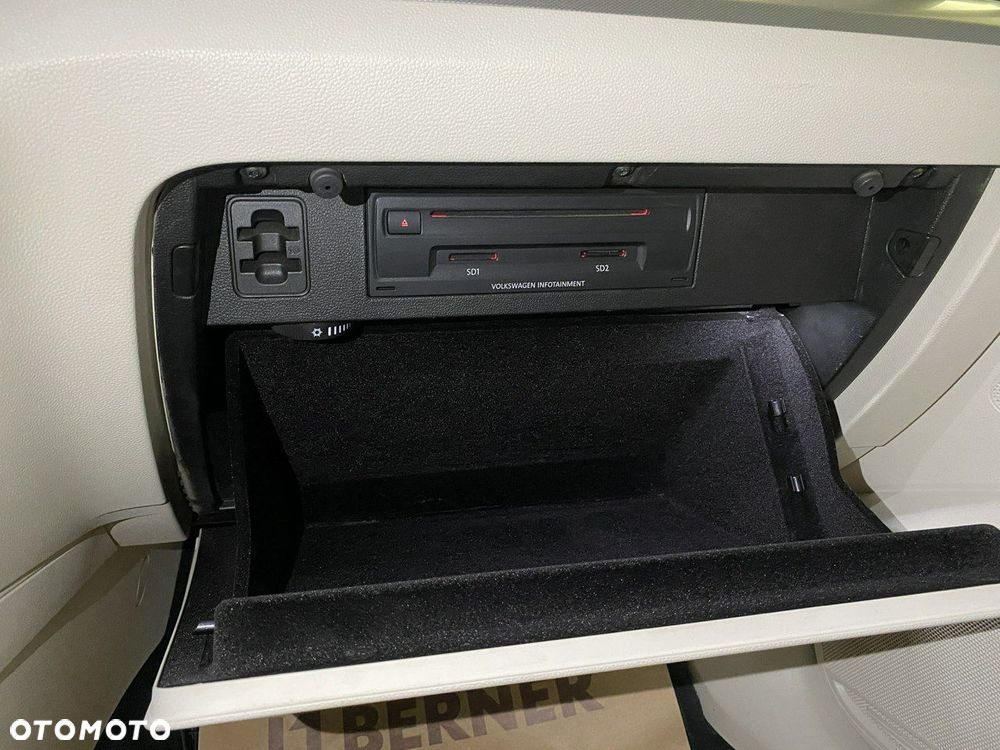 Volkswagen Passat - 31