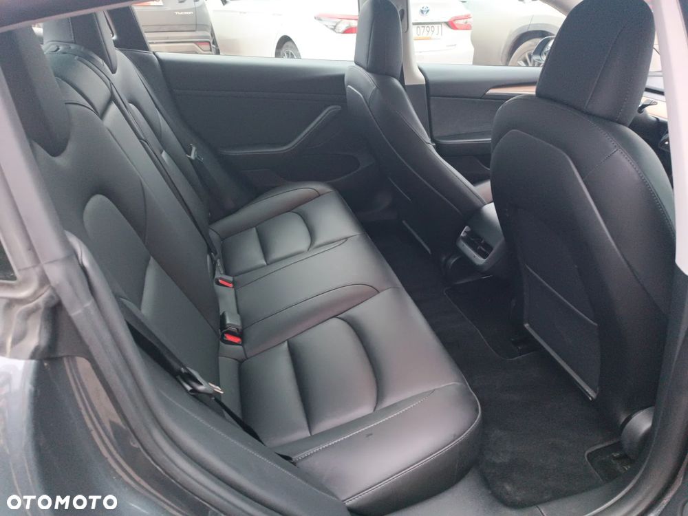 Tesla Model 3 - 17