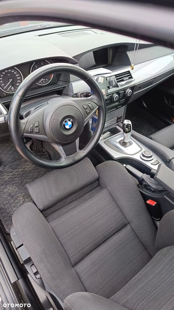 BMW Seria 5 525d - 10