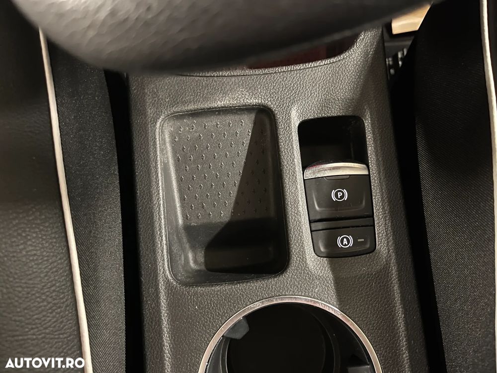 Renault Captur E-Tech Plug-In-Hybrid Intens - 27
