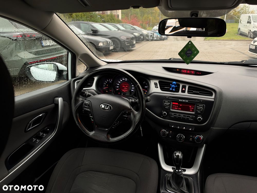 Kia Ceed - 12
