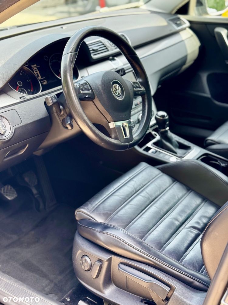 Volkswagen Passat 2.0 TDI Comfortline - 4
