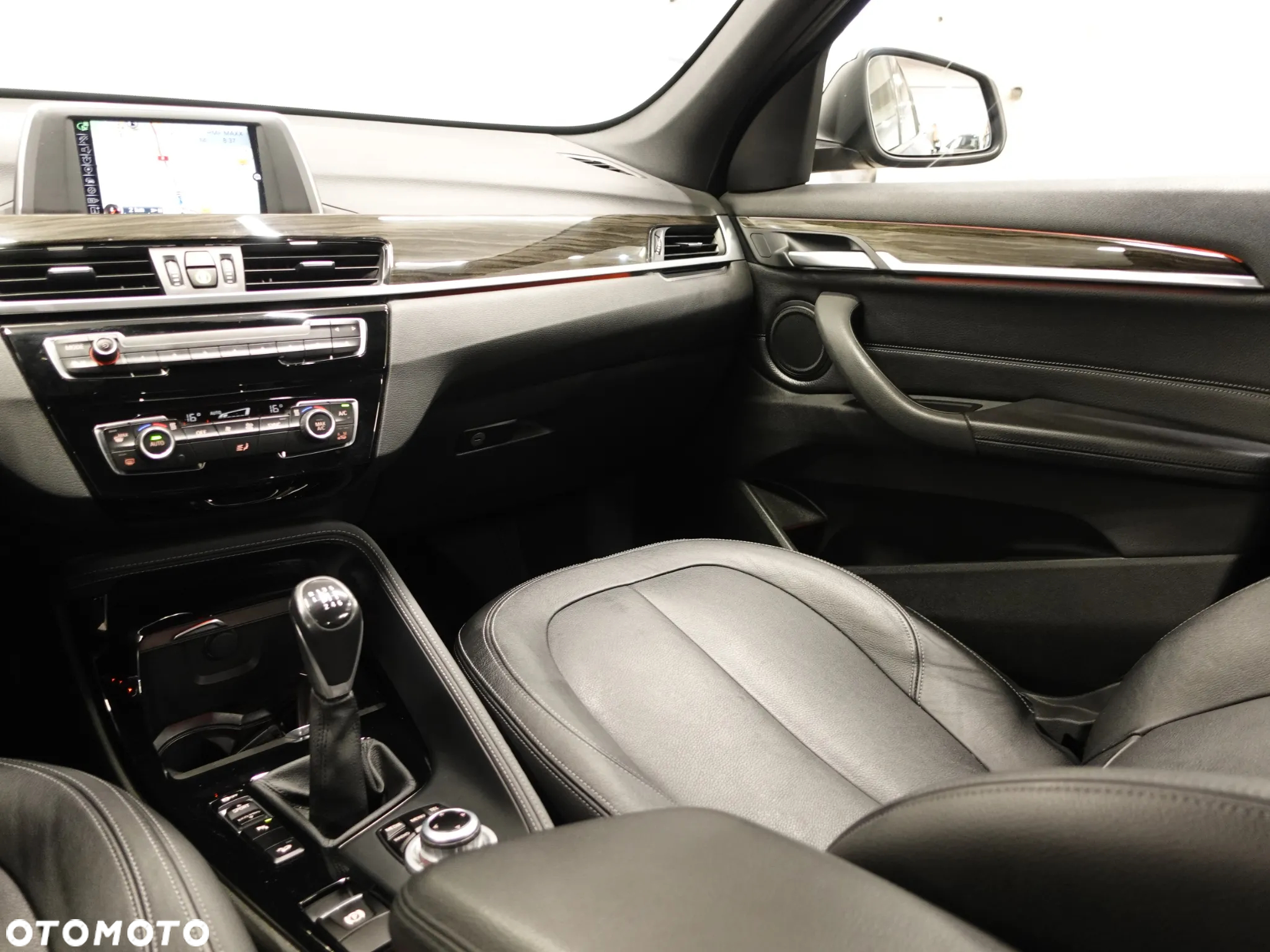 BMW X1 xDrive18d - 38