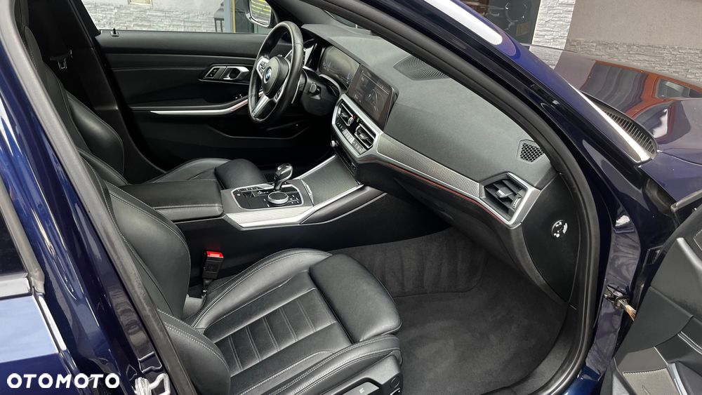 BMW Seria 3 330e PHEV sport - 16