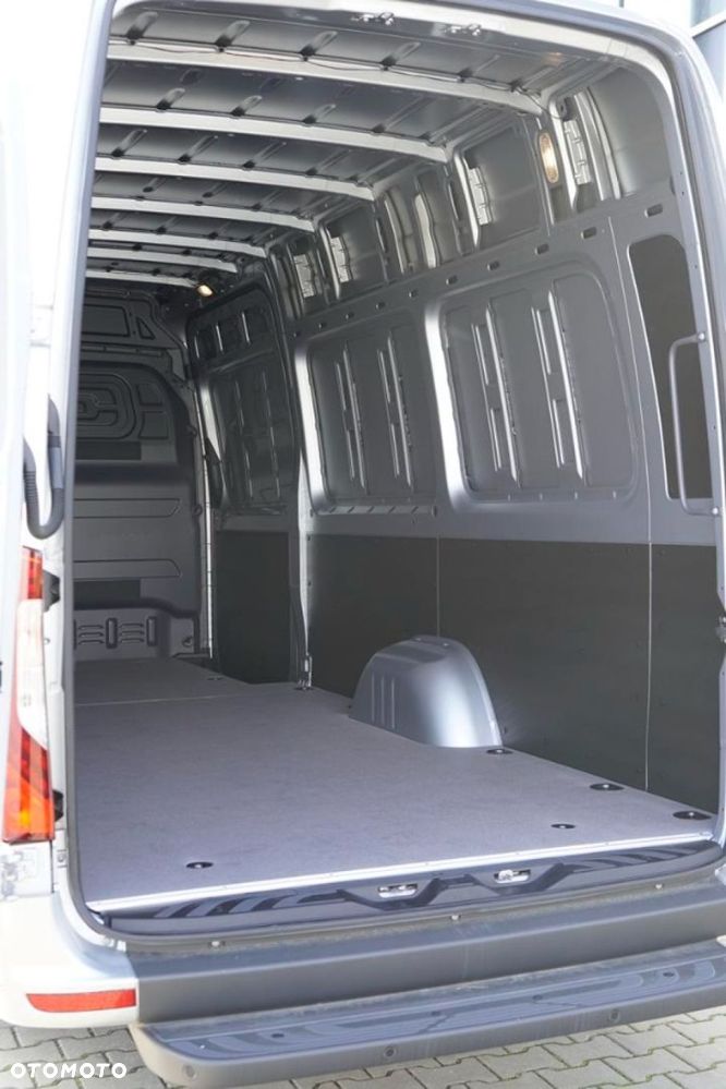 Mercedes-Benz Sprinter - 18