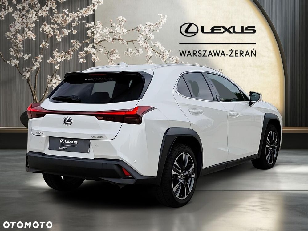 Lexus UX - 8