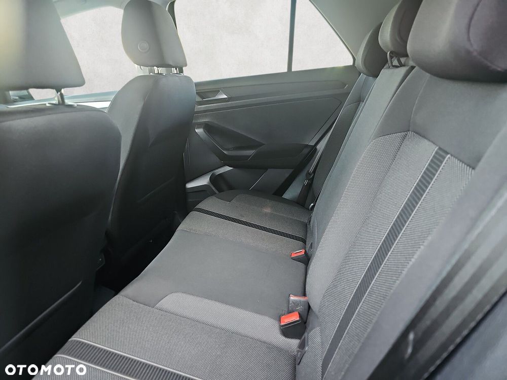 Volkswagen T-Roc - 13