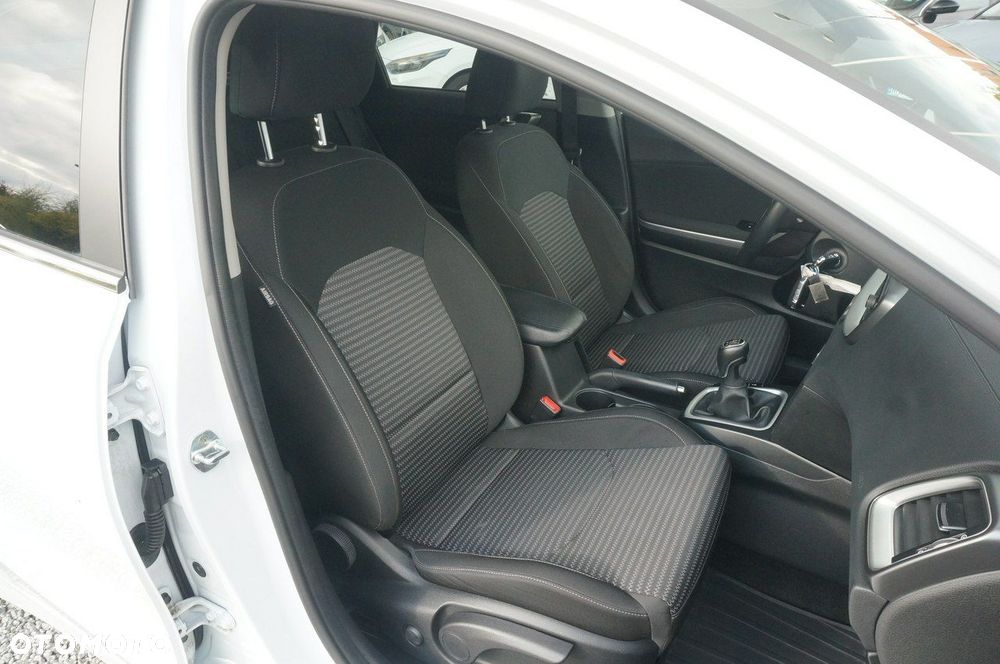 Kia Ceed 1.5 T-GDI M - 28