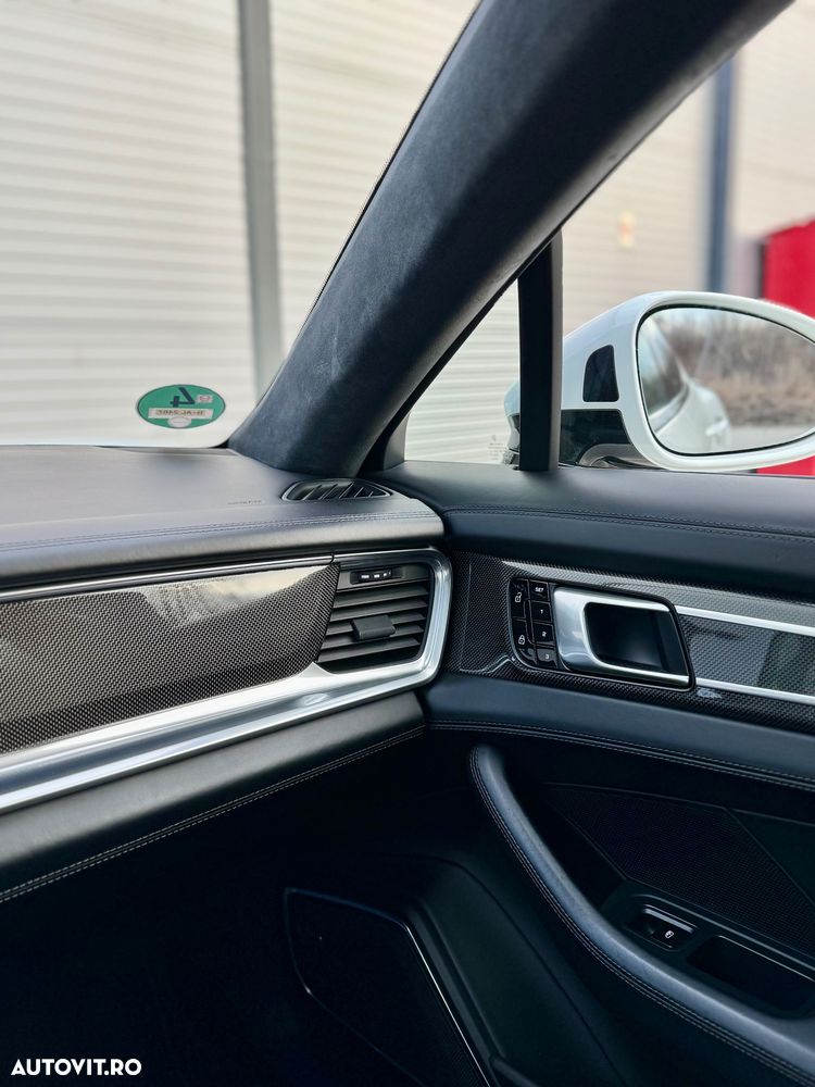Porsche Panamera Turbo Executive - 33