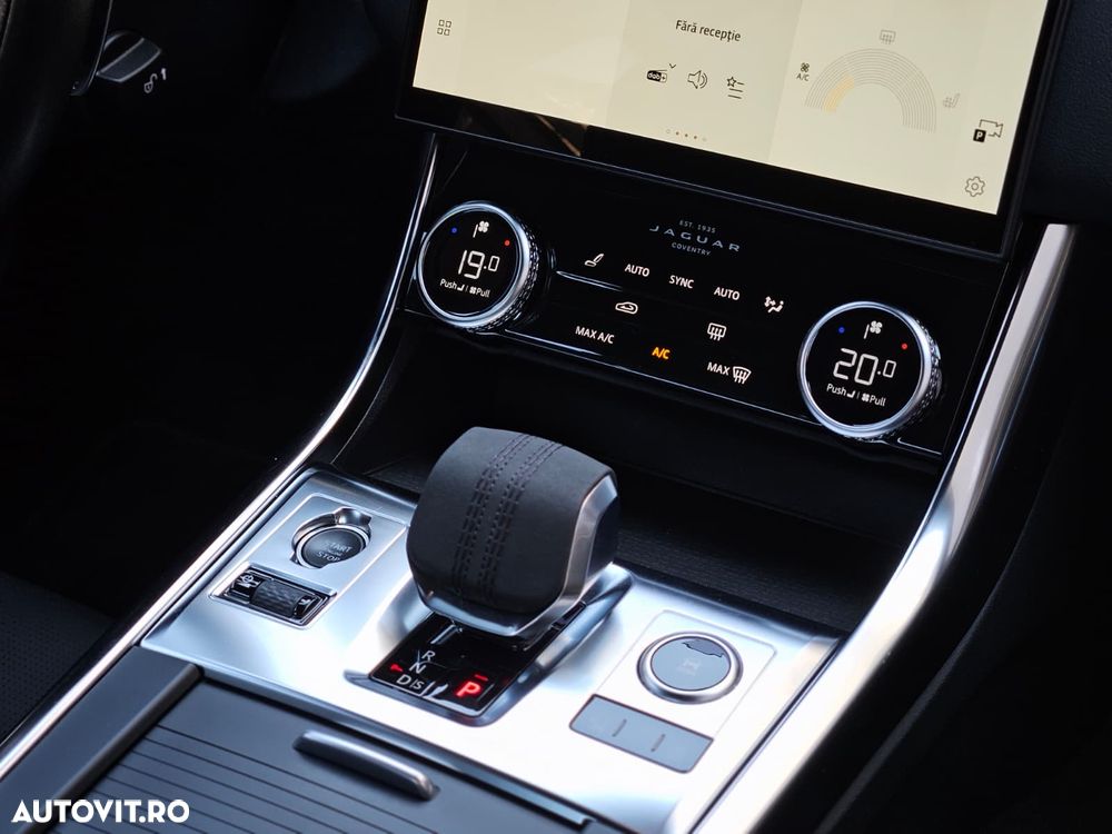 Jaguar XF P300 AWD R-Dynamic S - 11