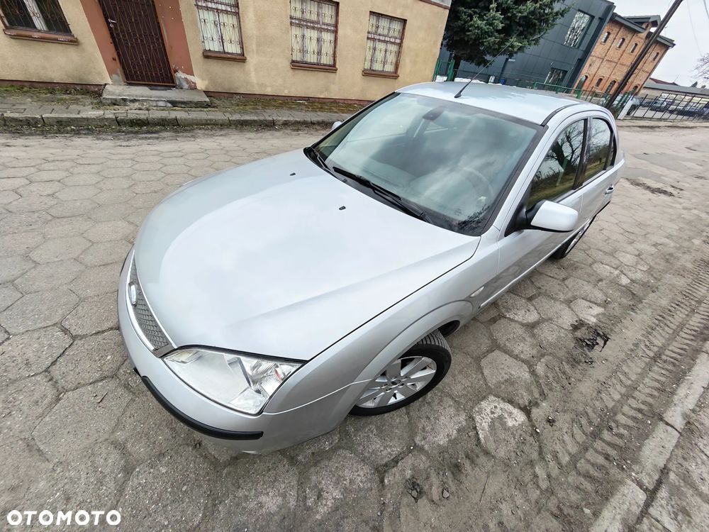 Ford Mondeo 1.8 Ghia X - 18