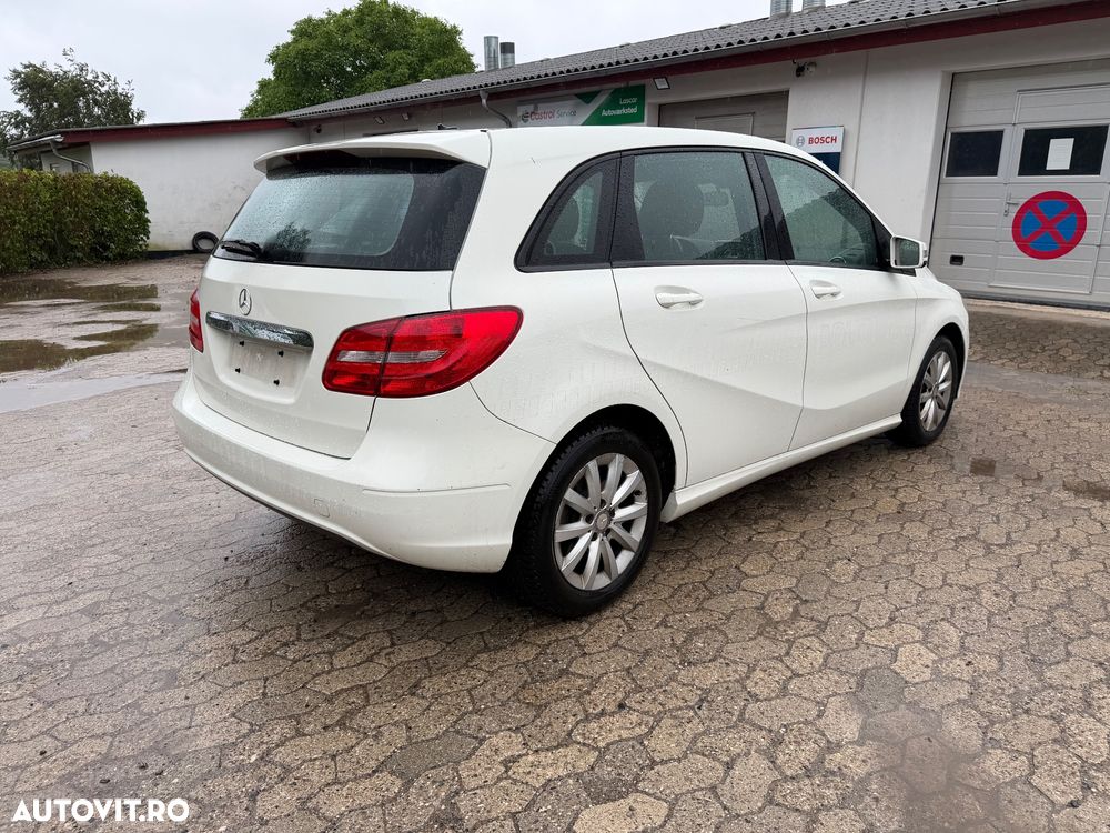 Mercedes-Benz B 180 - 4
