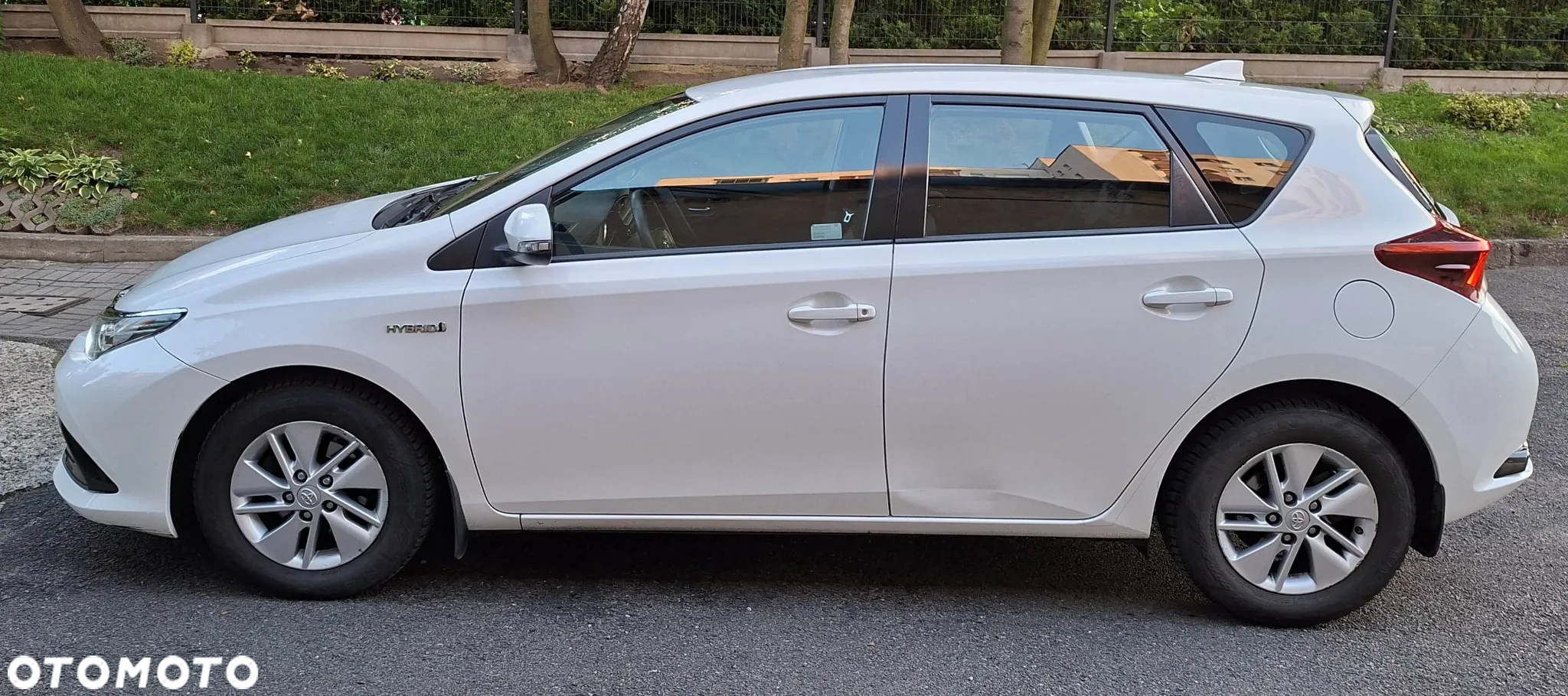 Toyota Auris Hybrid 135 Active - 12