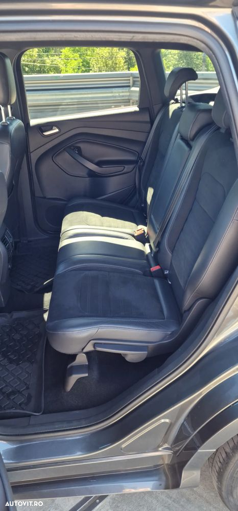 Ford Kuga 2.0 TDCi 4WD Powershift ST-Line - 8