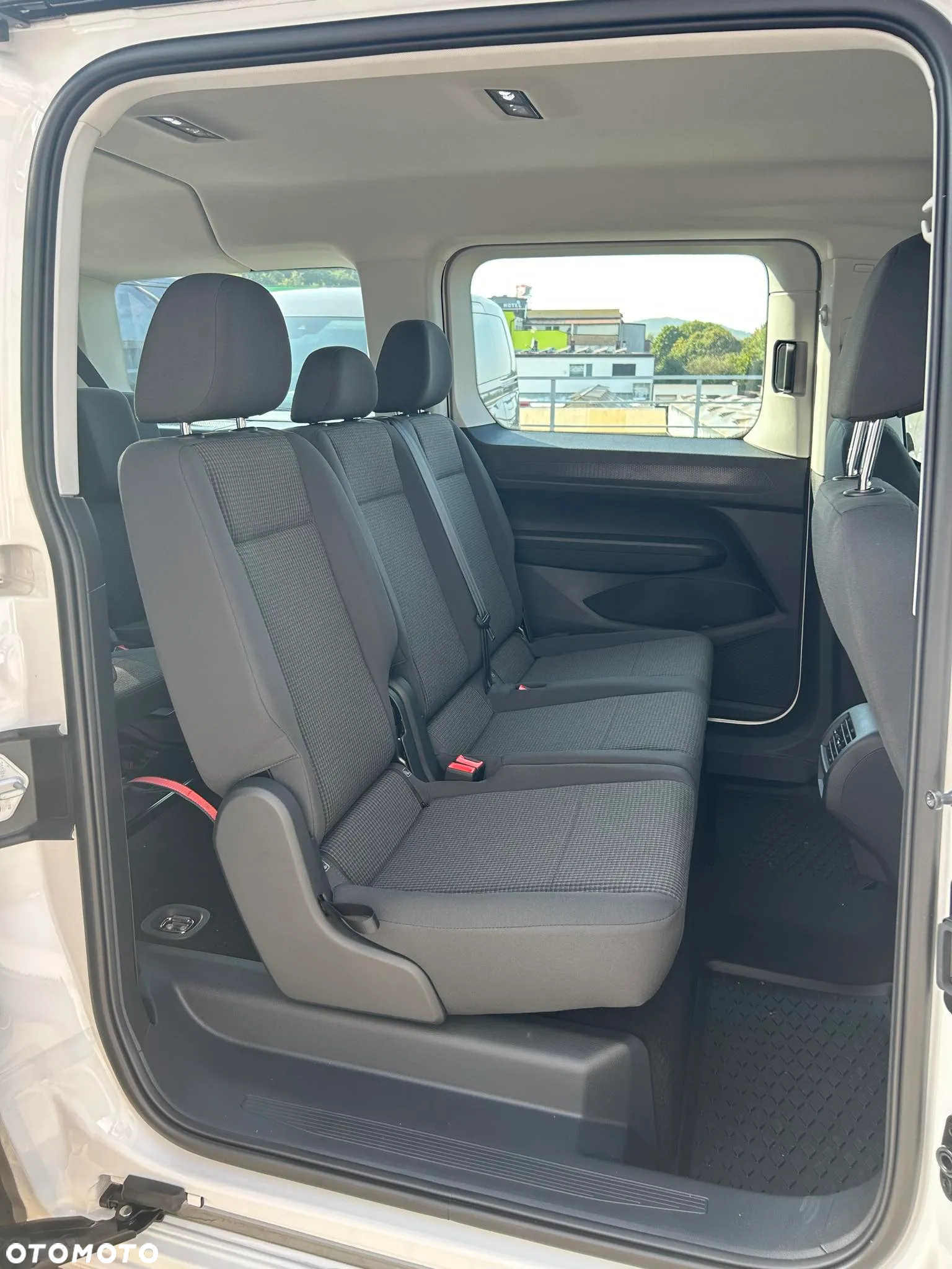 Volkswagen Caddy Maxi 2.0 TDI - 10