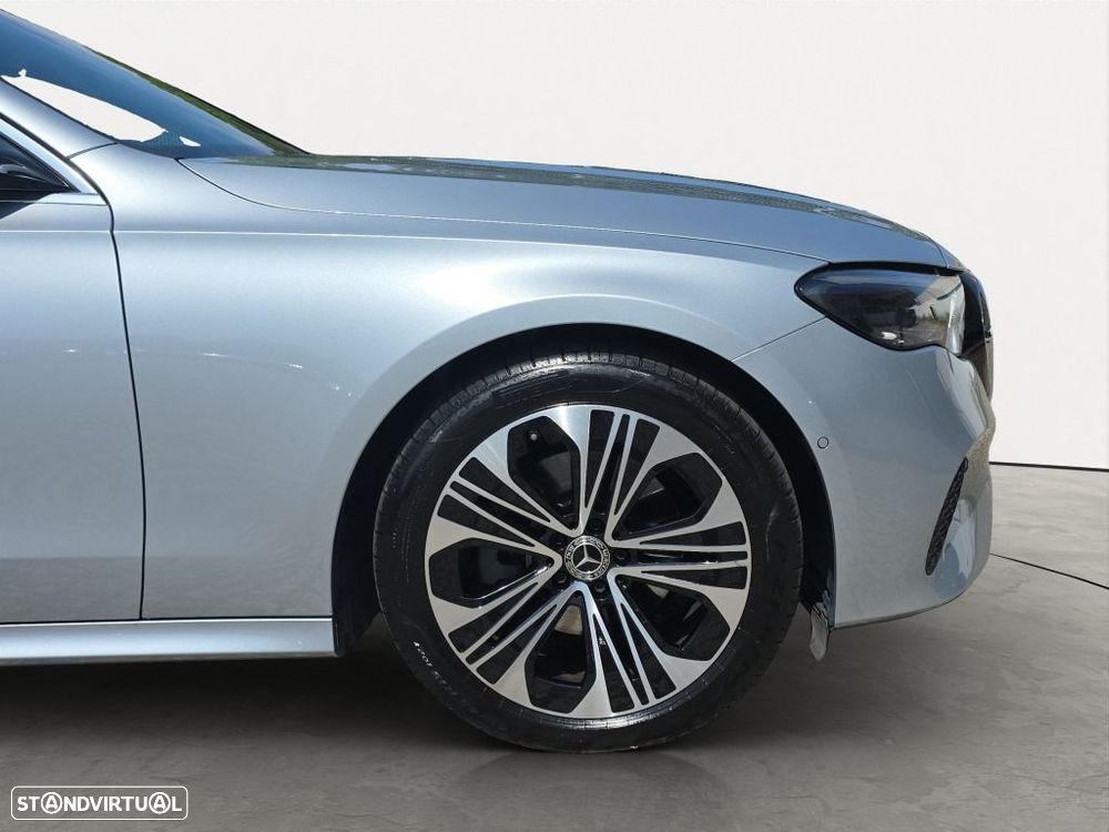 Mercedes-Benz E 220 — fotografia 5