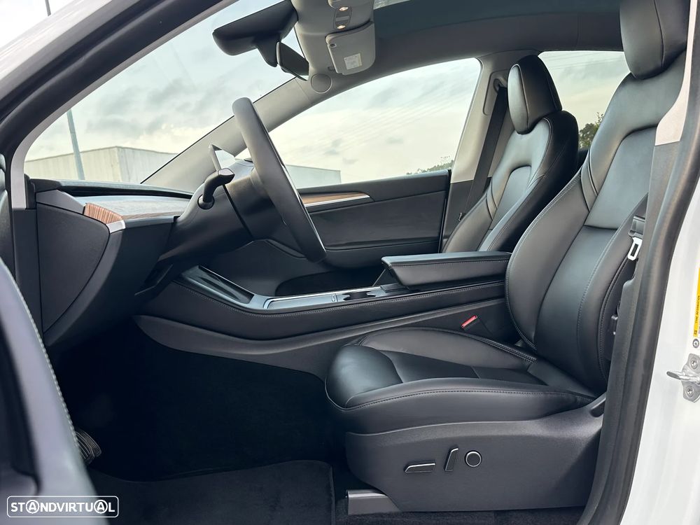 Tesla Model Y Long-Range RWD - 10