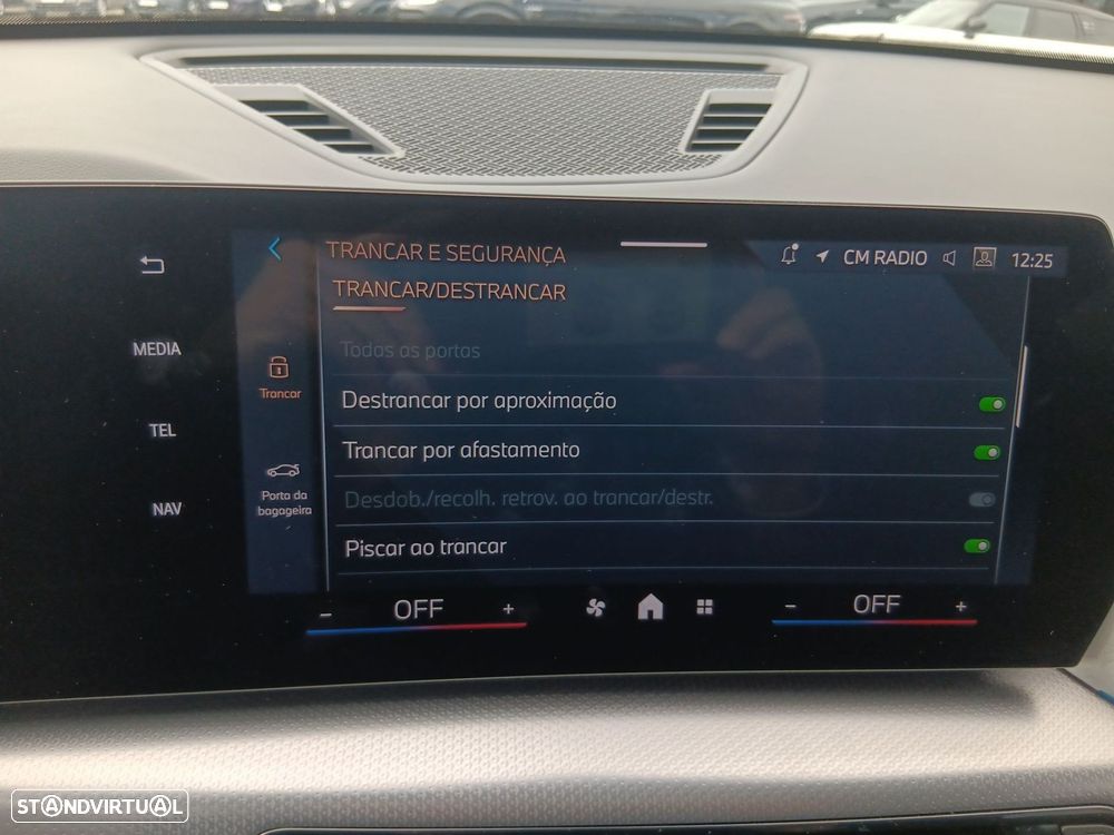 BMW iX2 eDrive20 Pack Desportivo M - 25