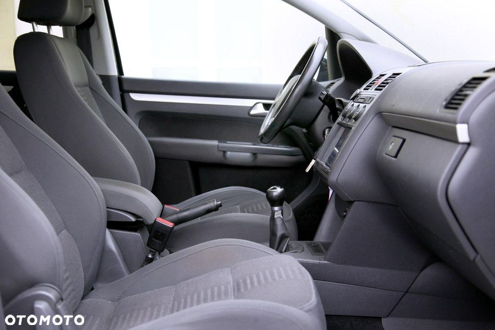 Volkswagen Touran 2.0 TDI Highline - 12