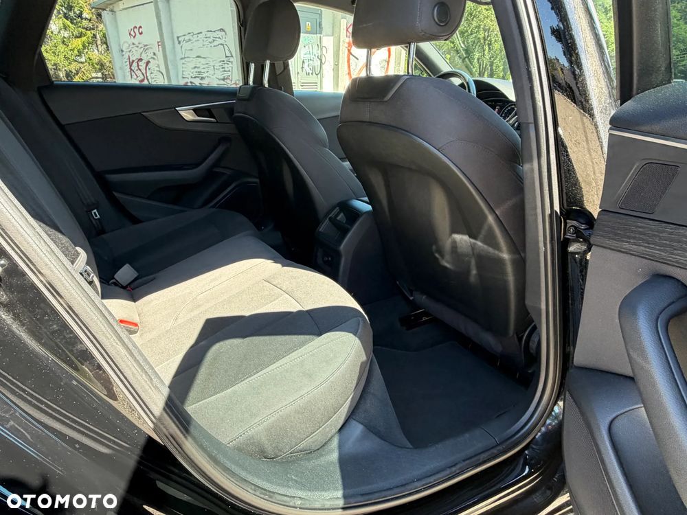 Audi A4 Avant 2.0 TDI Quattro S tronic - 11
