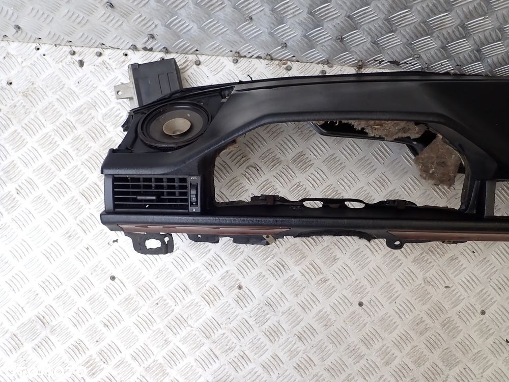 KOKPIT DESKA MERCRDES W124 DOSTĘPNE 2 SZTUKI - 9