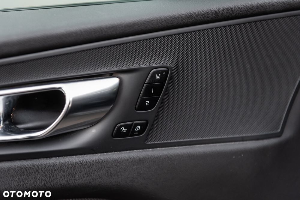 Volvo XC 60 B4 D Geartronic RDesign - 18