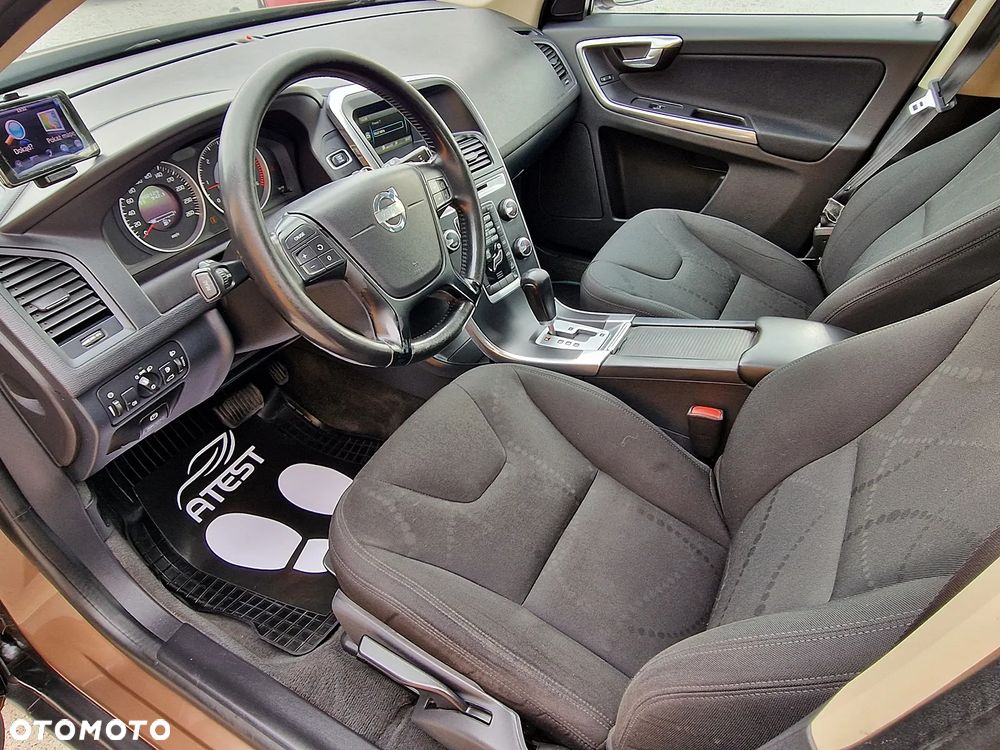 Volvo XC 60 2.4D AWD - 8