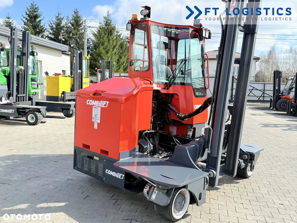 Combilift WÓZEK CZTEROKIERUNKOWY - WIELOKIERUNKOWY | COMBILIFT C3000ET | TYLKO 362 MOTOGODZINY! | ELEKTRYCZNY | TRIPLEX 5940MM | SZEROKI POZYCJONER WIDEŁ 3350MM | WOLNY SKOK | STAN IDEALNY | Szeroka oferta wózków czterokierunkowych i bocznych, dopasowanych do różnorodnych potrzeb i zastosowań - 39