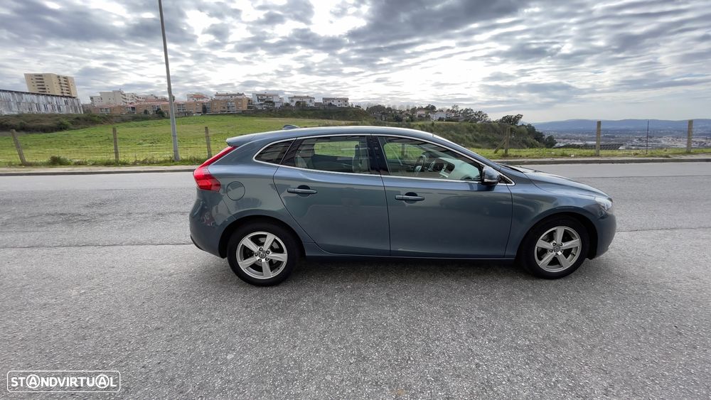 Volvo V40 D2 Kinetic - 25