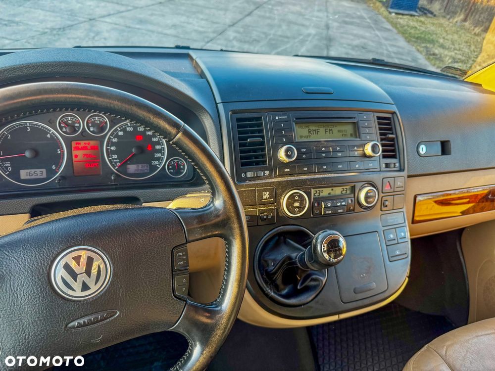 Volkswagen Multivan - 10