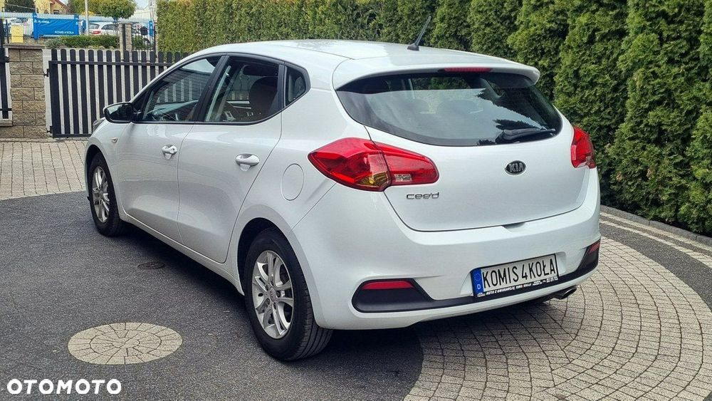 Kia Ceed - 4
