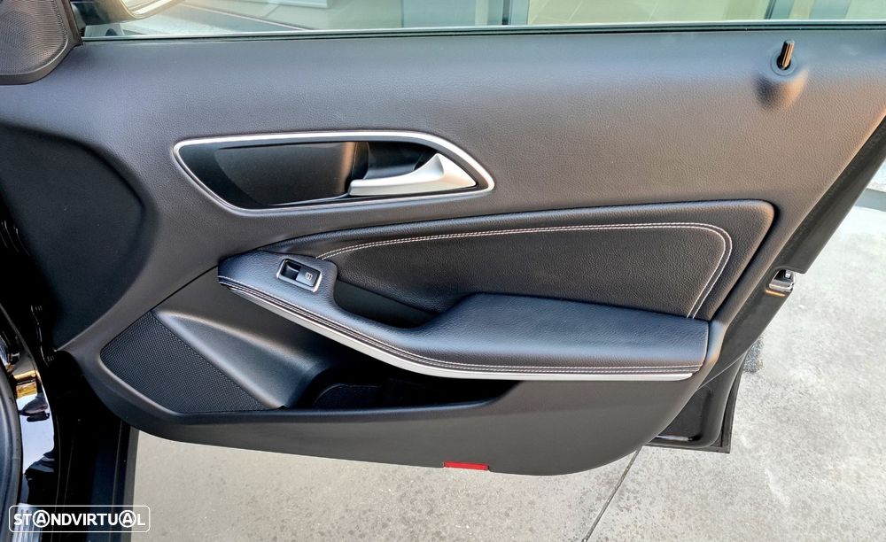 Mercedes-Benz GLA 180 d Urban - 20