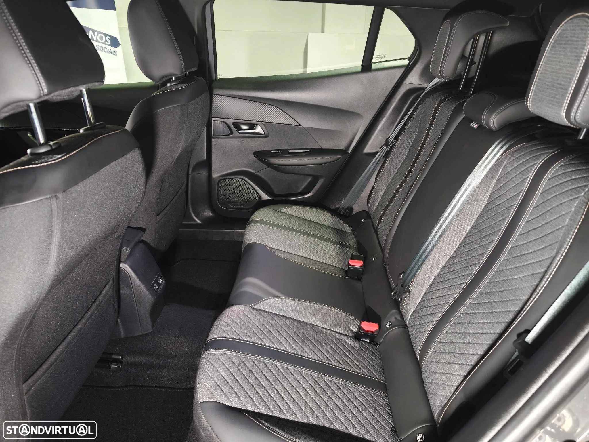 Peugeot 2008 1.2 PureTech Allure Pack - 15