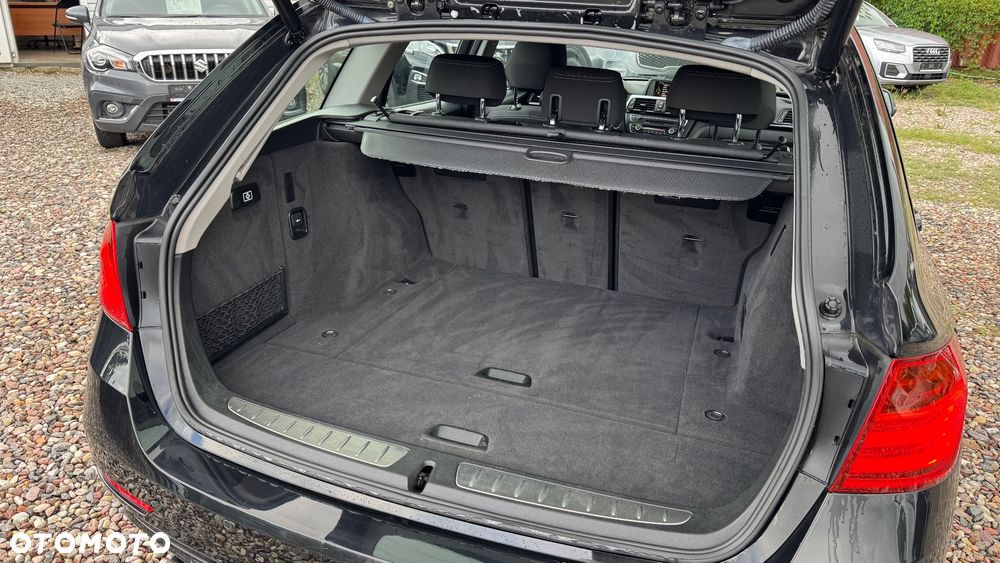 BMW Seria 3 318d Sport Line - 26
