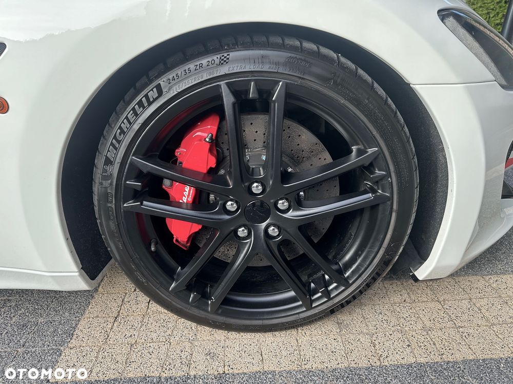 Maserati GranTurismo MC Stradale - 8
